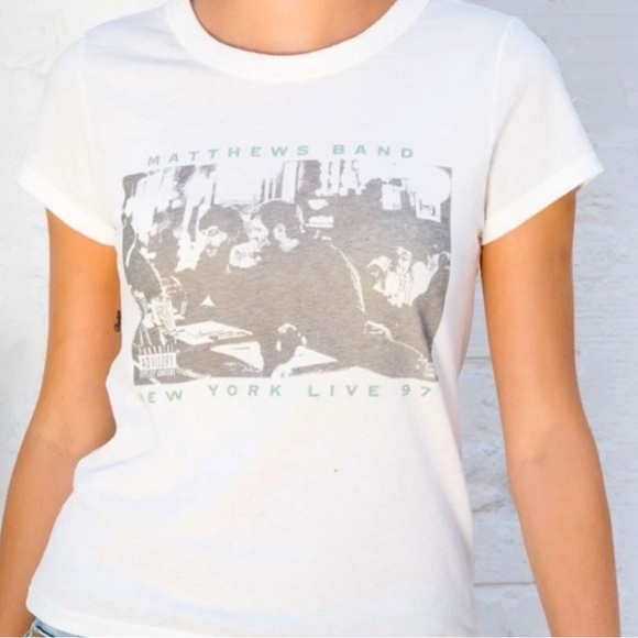 Brandy Melville Tops - Brandy Melville Cropped graphic tee